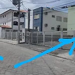 Apto Terreo Em Ubatuba, A 50 Metros Do Mar